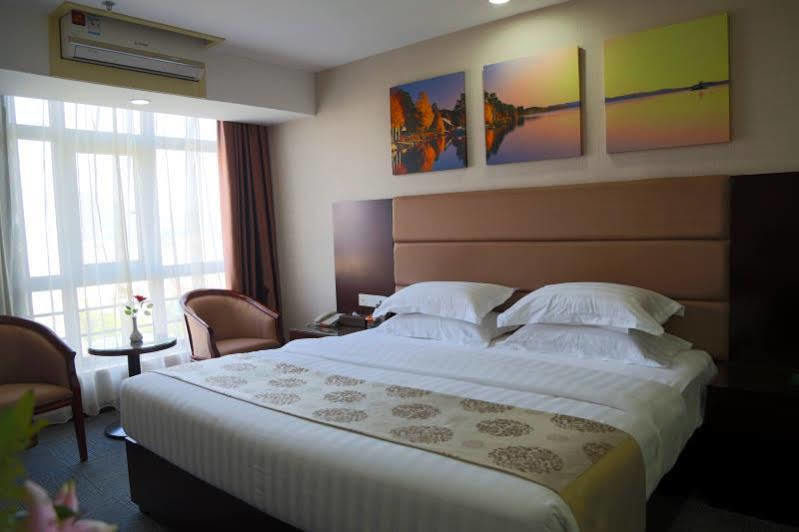 Yongchun Hotel Zhuhai Buitenkant foto